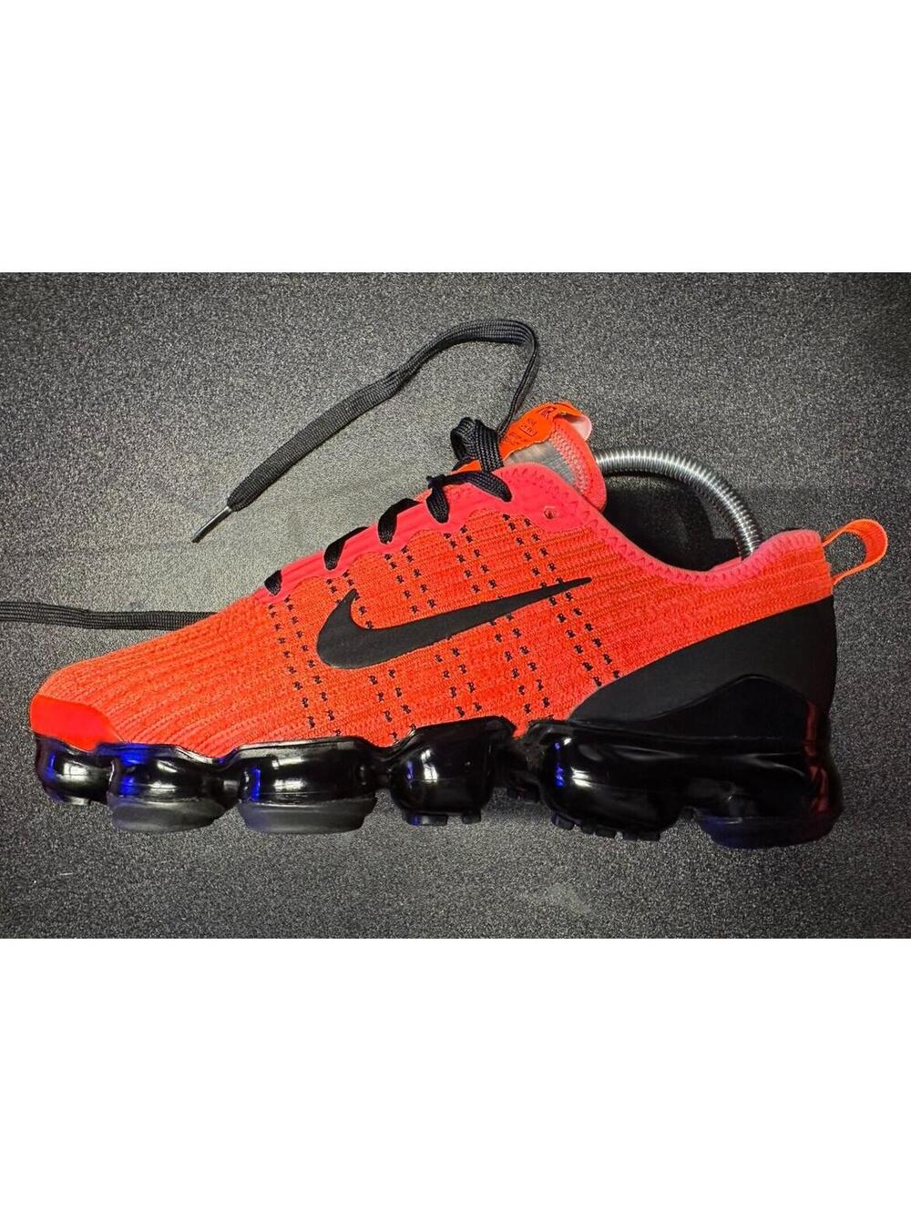 NIKE Men’s Air VaporMax 3 Flyknit Flash Crimson Black Sneakers SIZE: 6Y